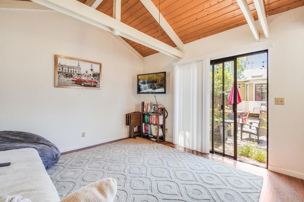 , California home-pic-16