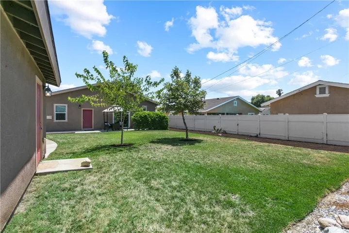 Vinyl fencing around the property for great privacy.