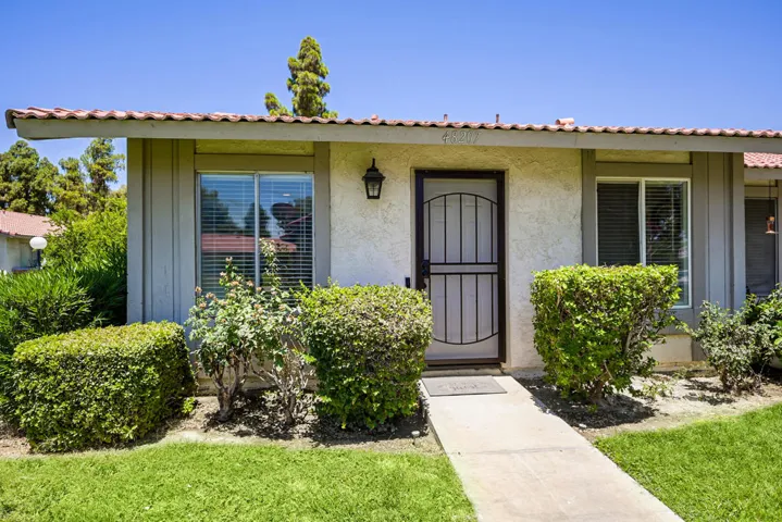 48207 Garbo Drive-2