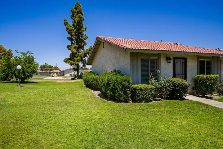 48207 Garbo Drive-3
