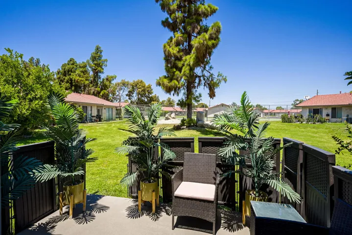 48207 Garbo Drive-6