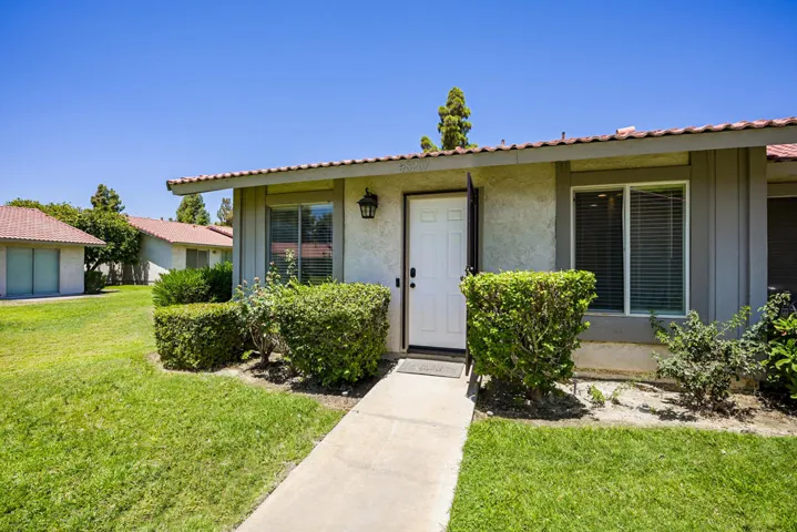 48207 Garbo Drive-1