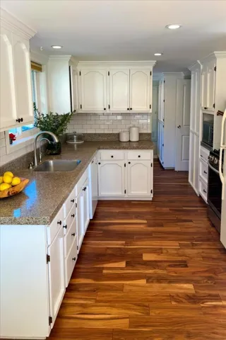 7736 Gravenstein Highway, Cotati, California 94931