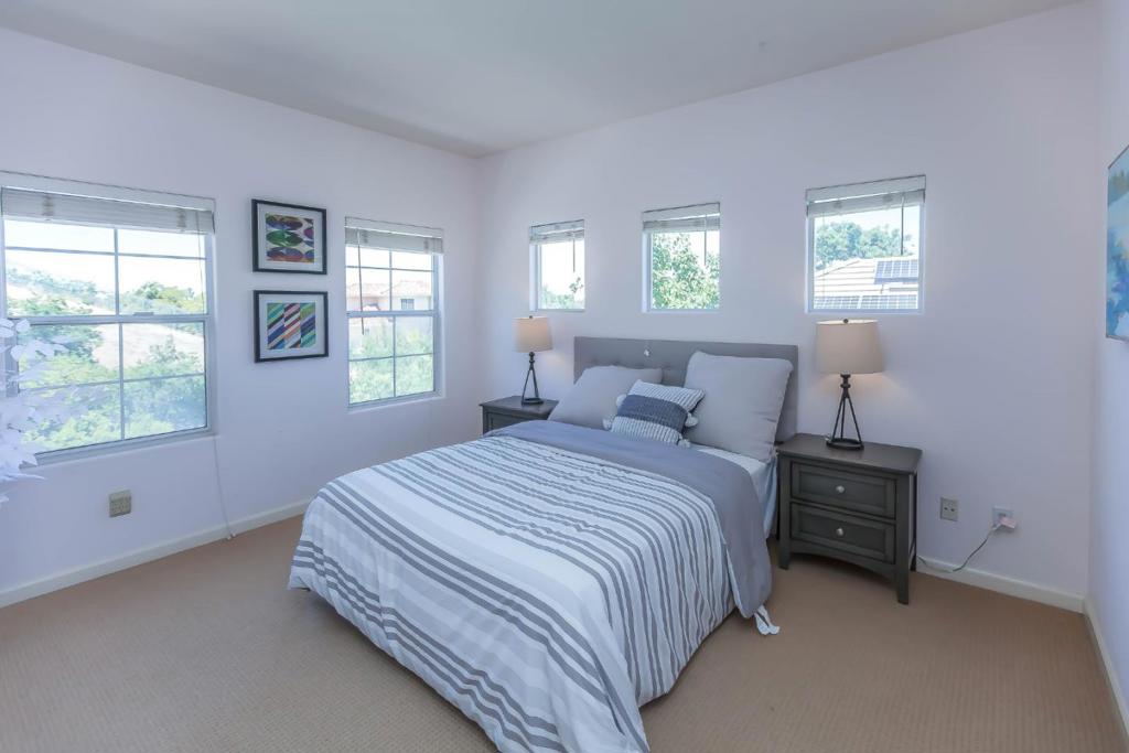 5568 Snowdon Place, California home-pic-22