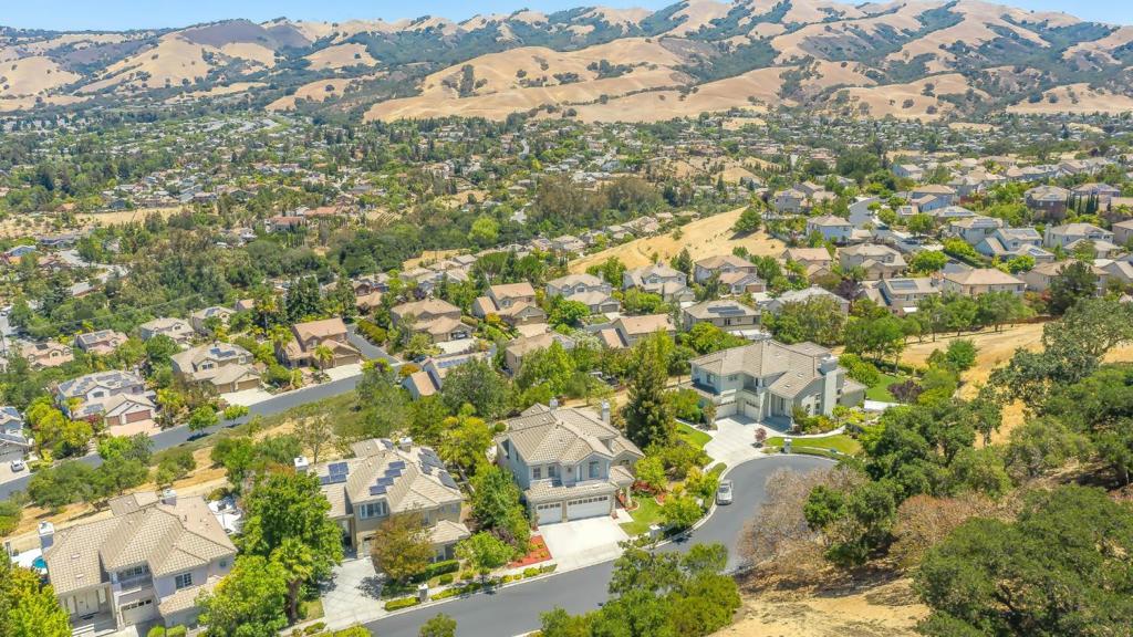 5568 Snowdon Place, California home-pic-2