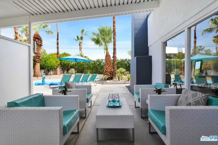 806 E Racquet Club Road, Palm Springs, California 92262
