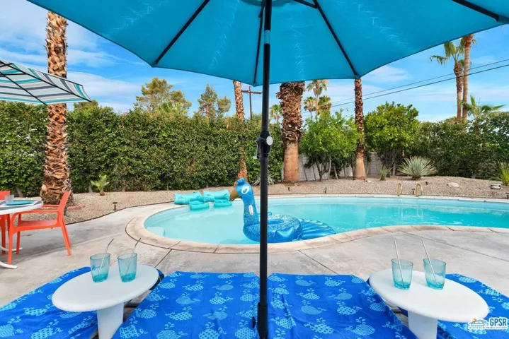 806 E Racquet Club Road, Palm Springs, California 92262