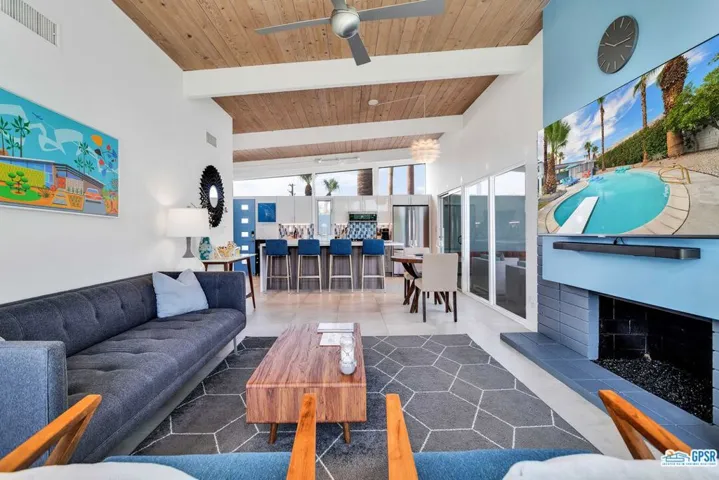 806 E Racquet Club Road, Palm Springs, California 92262