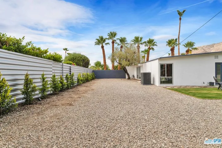 806 E Racquet Club Road, Palm Springs, California 92262