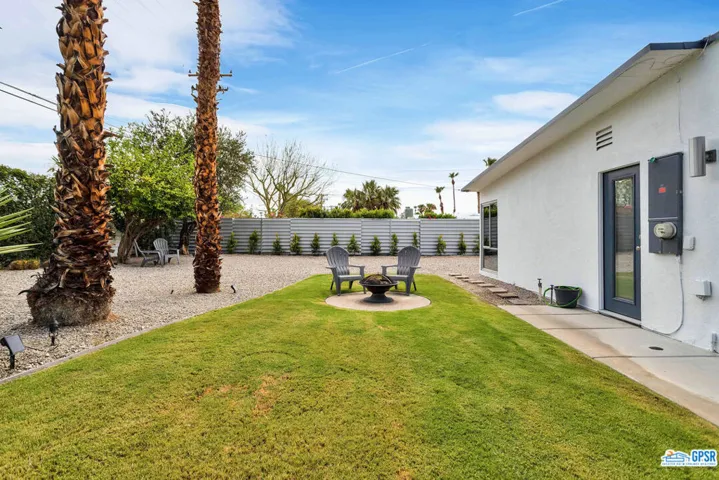 806 E Racquet Club Road, Palm Springs, California 92262