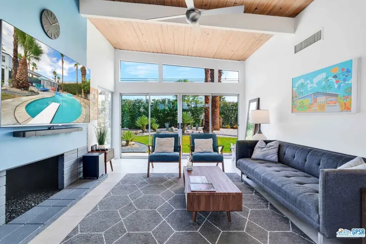 806 E Racquet Club Road, Palm Springs, California 92262
