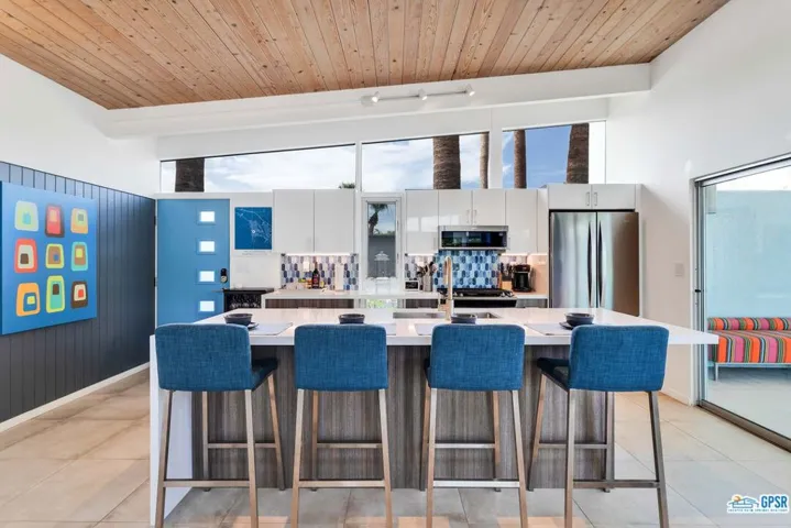 806 E Racquet Club Road, Palm Springs, California 92262