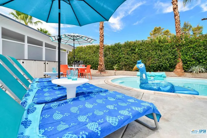 806 E Racquet Club Road, Palm Springs, California 92262