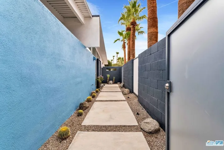 806 E Racquet Club Road, Palm Springs, California 92262