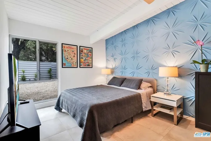 806 E Racquet Club Road, Palm Springs, California 92262