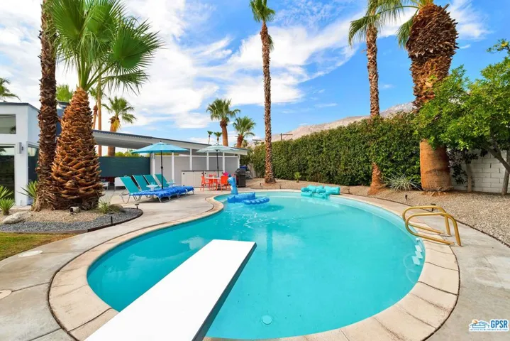 806 E Racquet Club Road, Palm Springs, California 92262