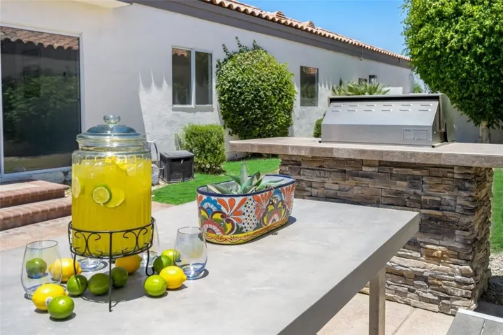 56585 Riviera, La Quinta, California 92253