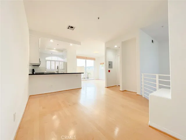 1628 E Palm Avenue 5, El Segundo, California 90245