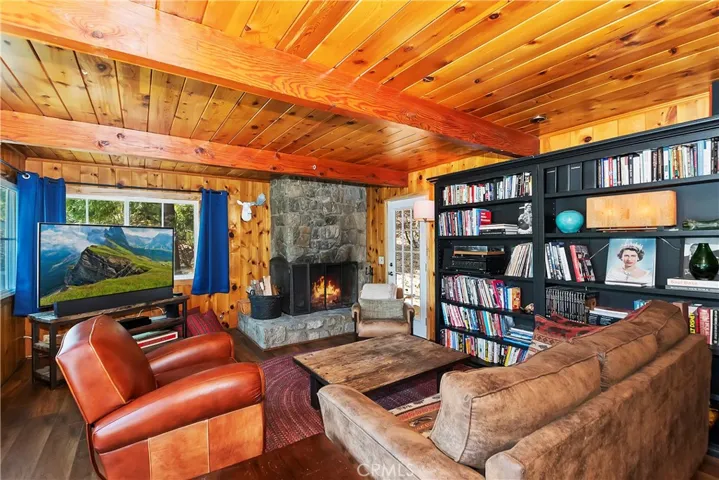 210 Wylerhorn Drive, Crestline, California 92325
