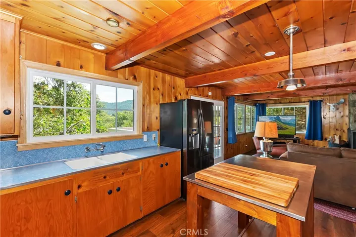 210 Wylerhorn Drive, Crestline, California 92325