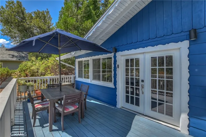 210 Wylerhorn Drive, Crestline, California 92325