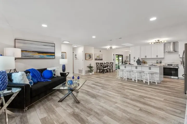 7776 Madrilena Way, Carlsbad, California 92009