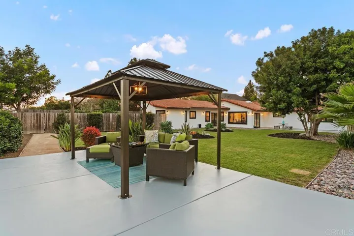 7776 Madrilena Way, Carlsbad, California 92009