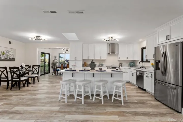 7776 Madrilena Way, Carlsbad, California 92009