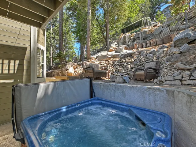 270 Fairway Drive, Lake Arrowhead, California 92352