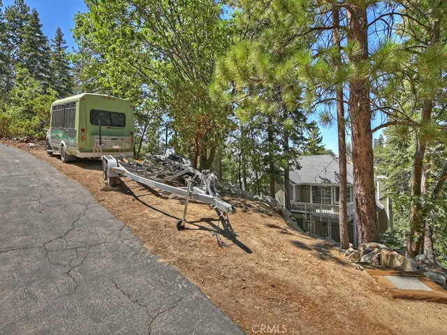 270 Fairway Drive, Lake Arrowhead, California 92352