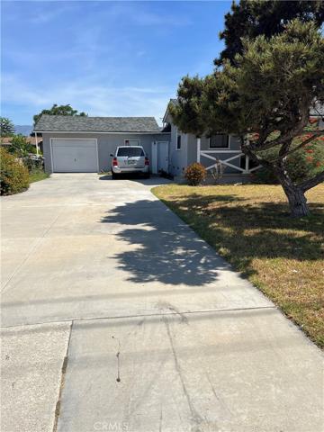 15669 Fairgrove Driveway