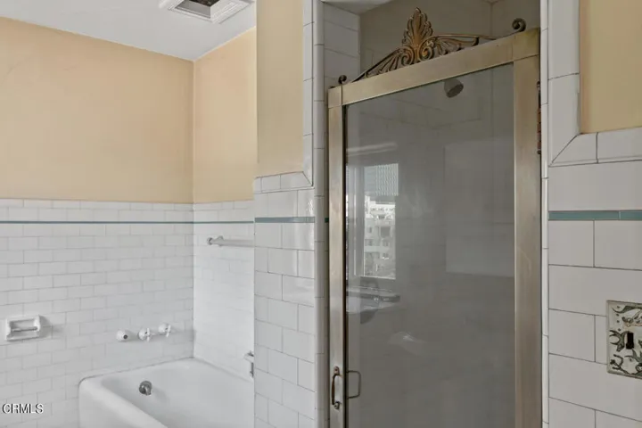 341 S Westmoreland Ave - Pierre Galant-4