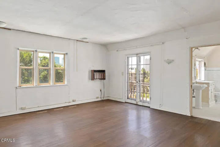 341 S Westmoreland Ave - Pierre Galant-4