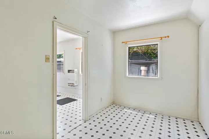 341 S Westmoreland Ave - Pierre Galant-6