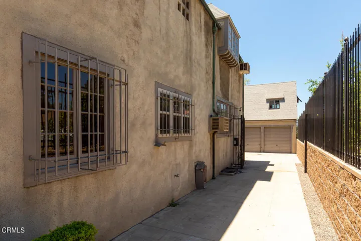 341 S Westmoreland Ave - Pierre Galant-5