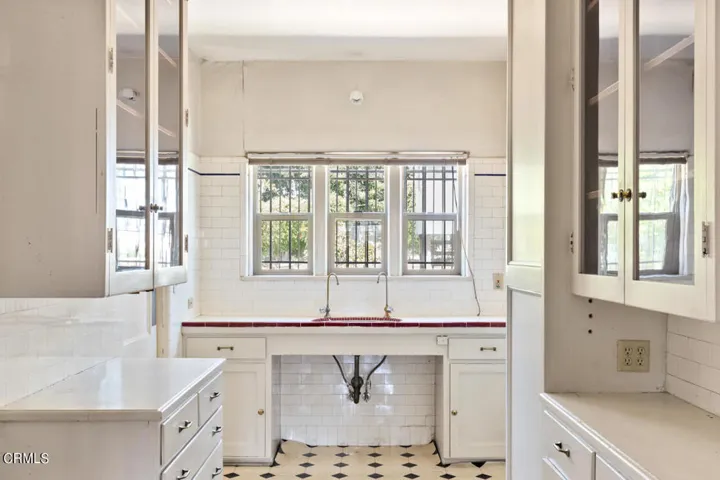 341 S Westmoreland Ave - Pierre Galant-3