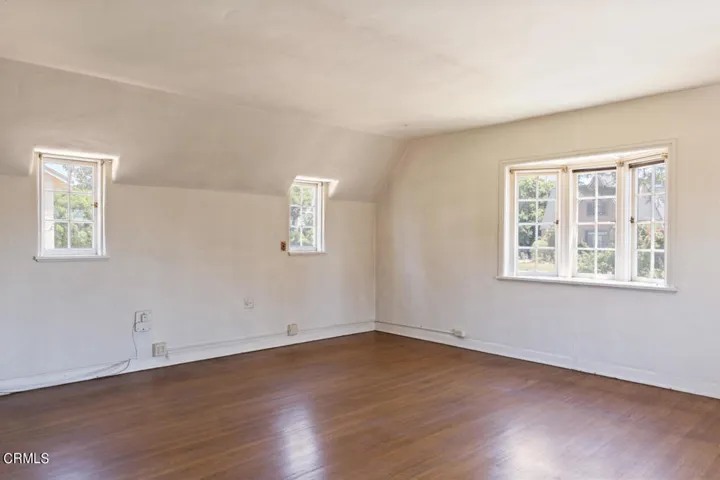 341 S Westmoreland Ave - Pierre Galant-4