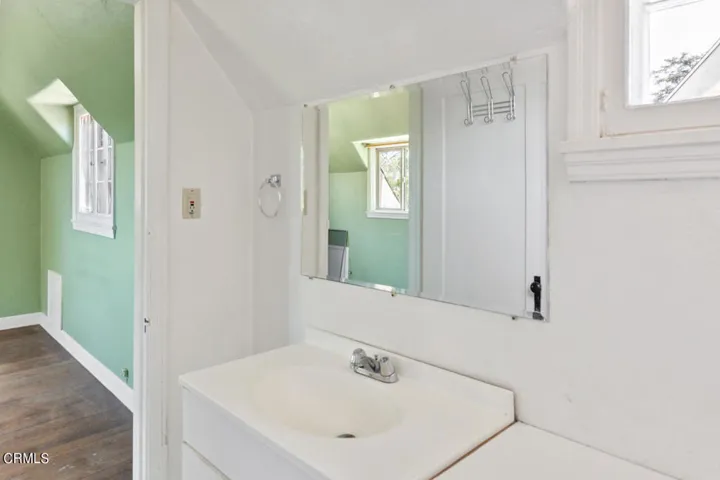 341 S Westmoreland Ave - Pierre Galant-7
