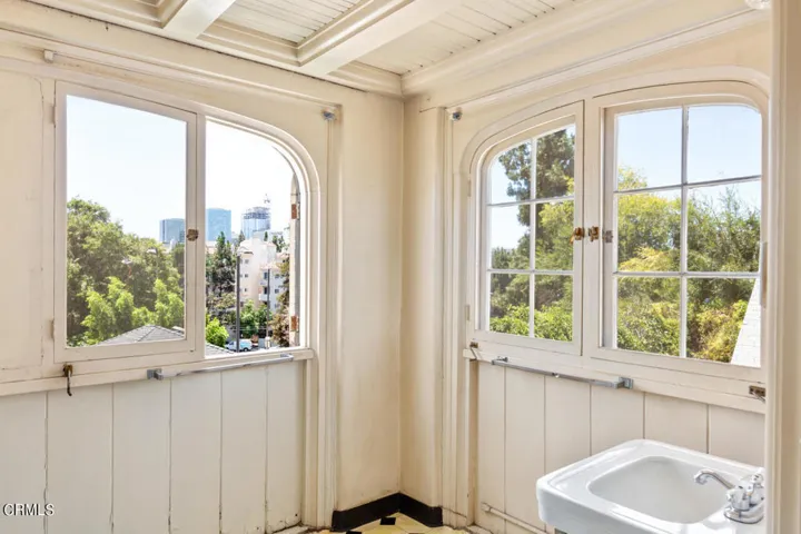 341 S Westmoreland Ave - Pierre Galant-5