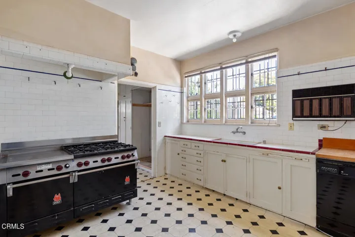 341 S Westmoreland Ave - Pierre Galant-2