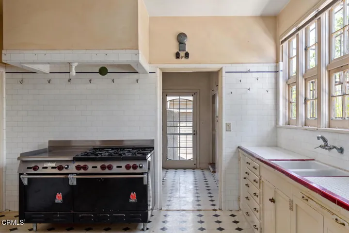 341 S Westmoreland Ave - Pierre Galant-2
