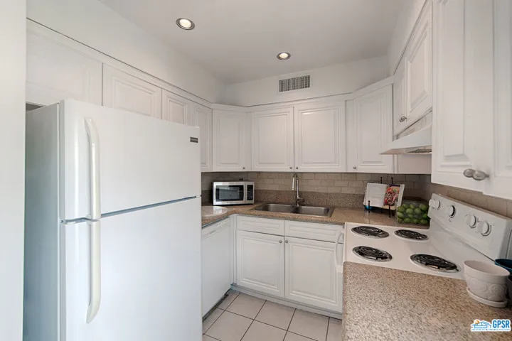 838 E Cottonwood Road 3, Palm Springs, California 92262