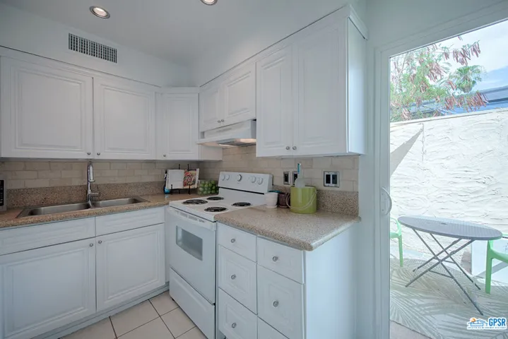 838 E Cottonwood Road 3, Palm Springs, California 92262