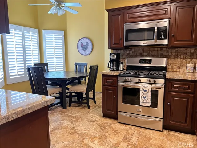 696 Vista Lago Circle N, Palm Desert, California 92211