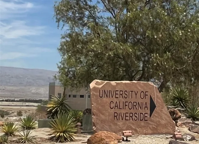 696 Vista Lago Circle N, Palm Desert, California 92211