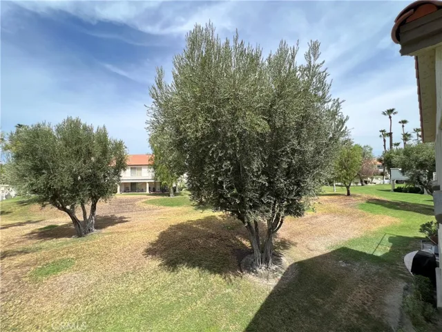 696 Vista Lago Circle N, Palm Desert, California 92211