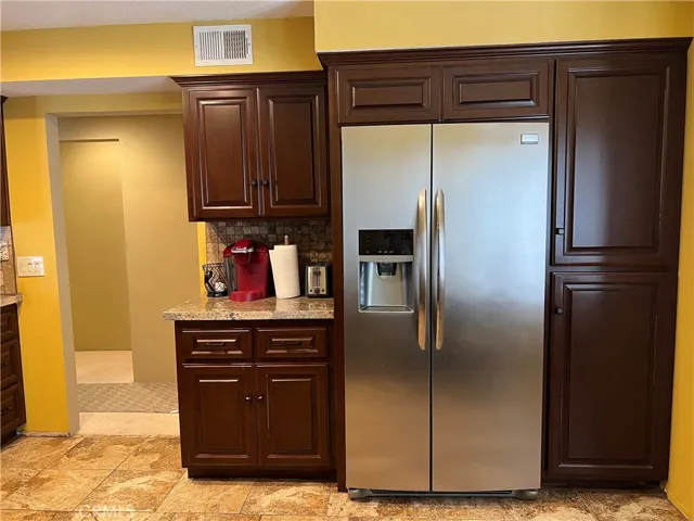 696 Vista Lago Circle N, Palm Desert, California 92211