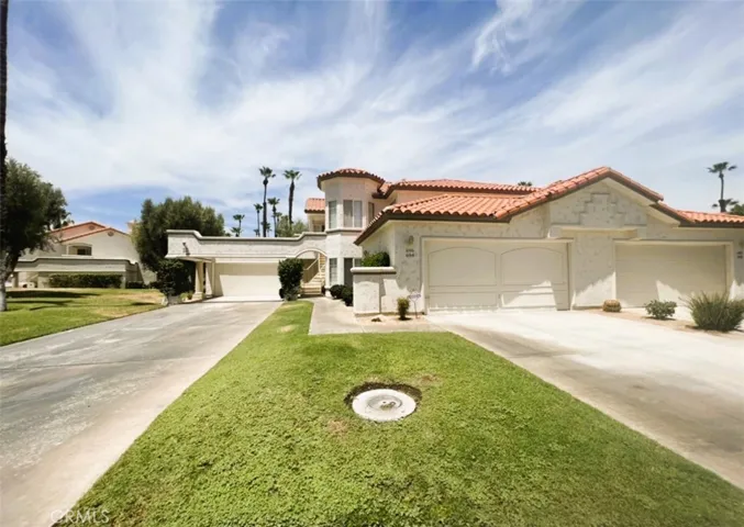 696 Vista Lago Circle N, Palm Desert, California 92211