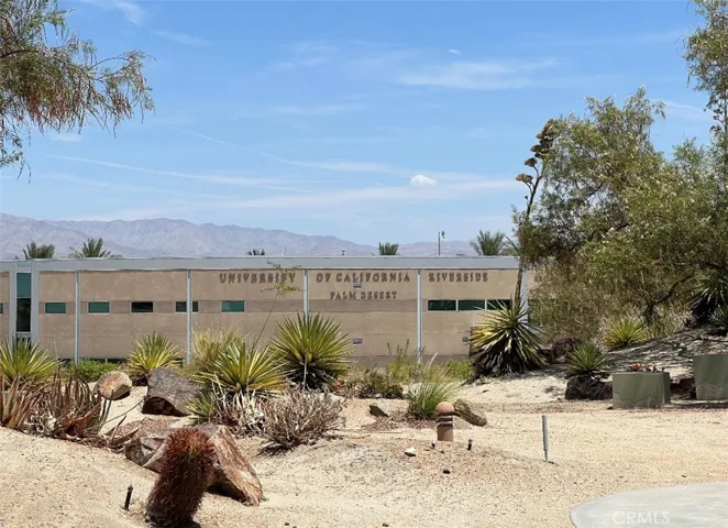 696 Vista Lago Circle N, Palm Desert, California 92211