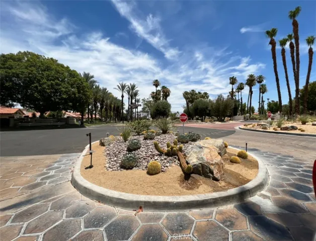696 Vista Lago Circle N, Palm Desert, California 92211